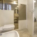 Le Dimore In Centro Con Parcheggio E Self Check-in Maison d'hôtes