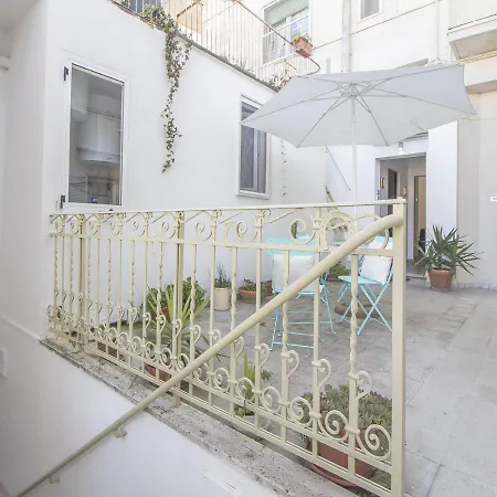 Le Dimore In Centro Con Parcheggio E Self Check-in Pensjonat 3*