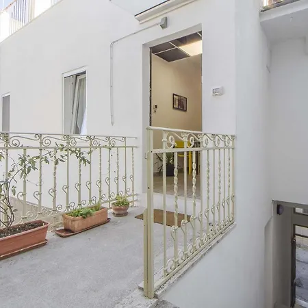 Le Dimore In Centro Con Parcheggio E Self Check-in 3* Matera