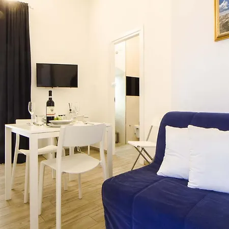Le Dimore In Centro Con Parcheggio E Self Check-in Affittacamere *